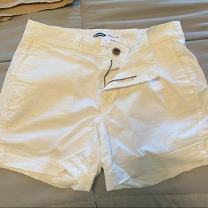 Old Navy - Size 4 - City Shorts in White.